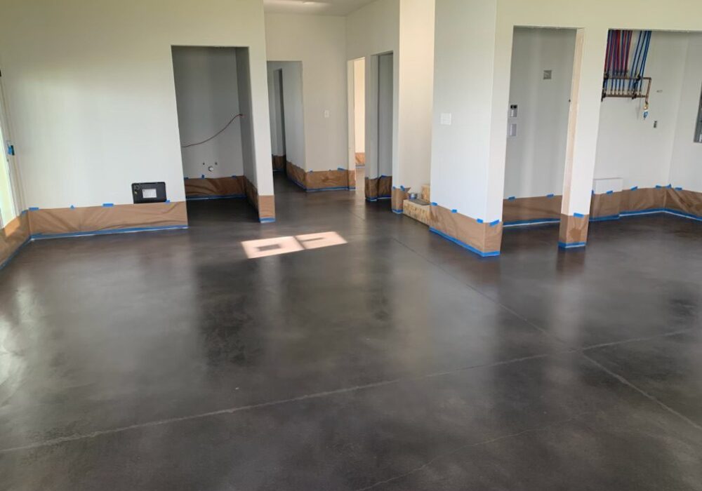 Finished cabin concrete floor, showcasing the rich blend of Vibrance dyes