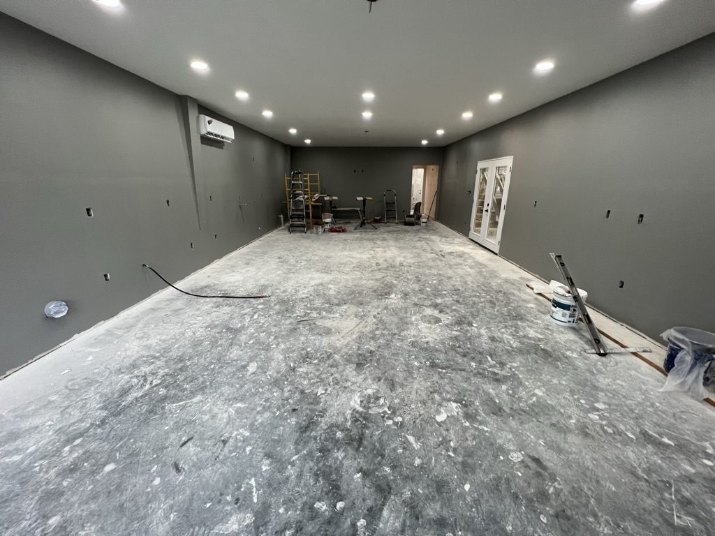 Shop floor in its basic state, waiting for a touch of color and design.