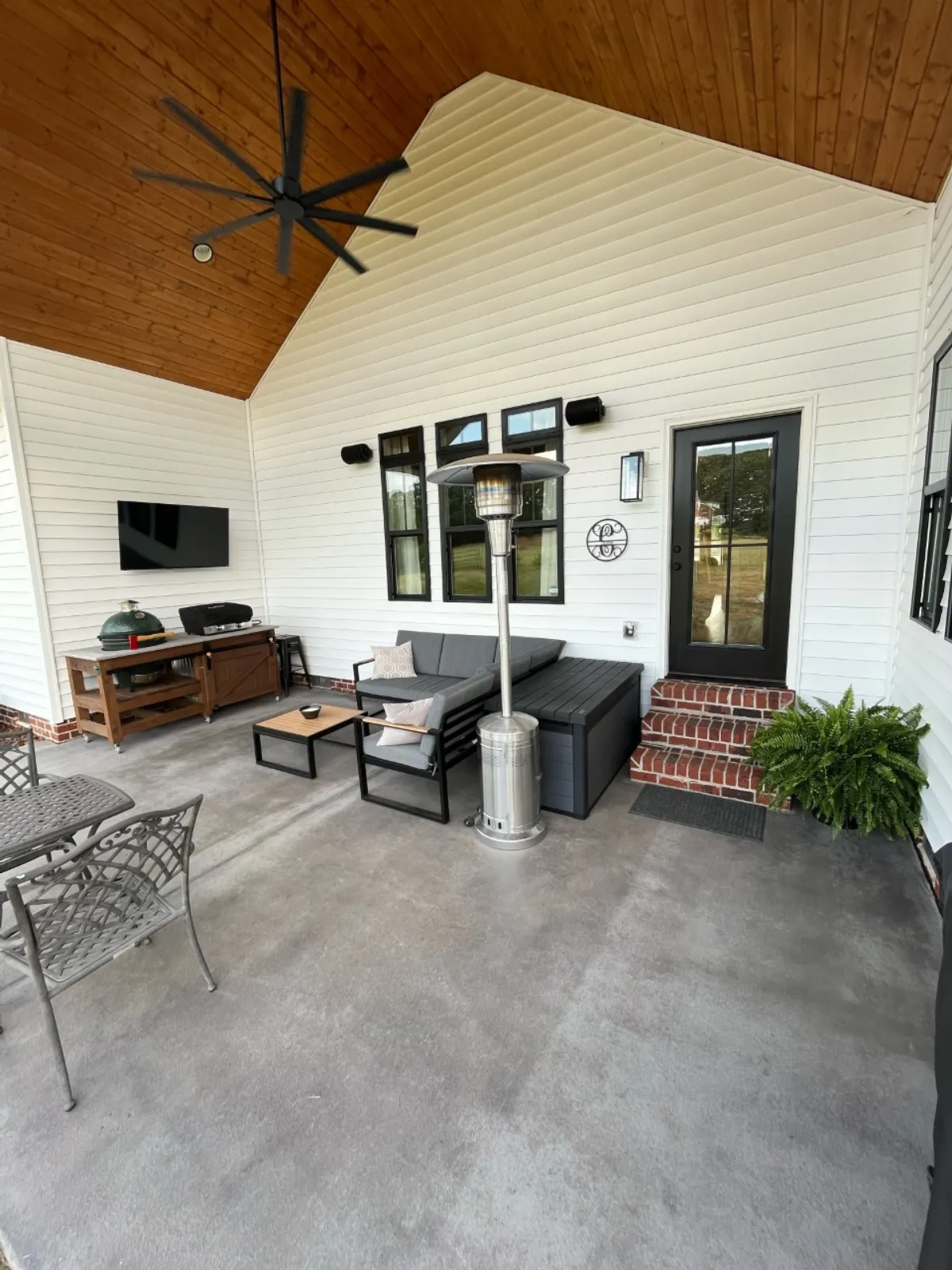 Finished smooth-finish farmhouse patio with Silver Gray Antiquing Stain and EasySeal Satin